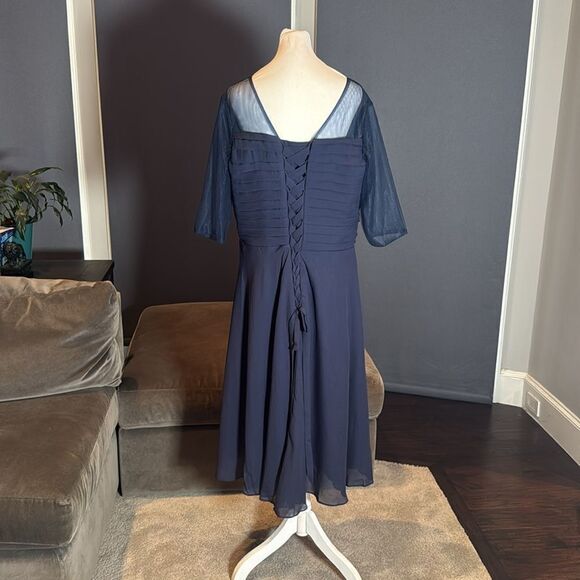 Women’s Navy Blue Pleated Chiffon Formal Dress Corset Back Sheer Sleeve Size 16W - Picture 5 of 12